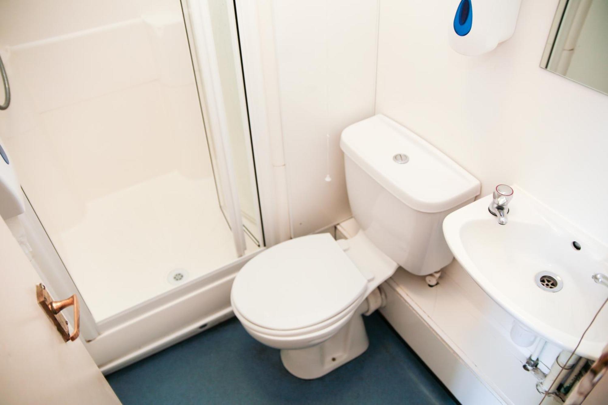 Habitación Individual con baño privado